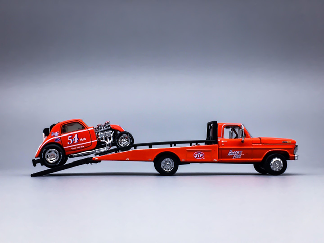 Illustration for article titled Vintage drag racing made by GL